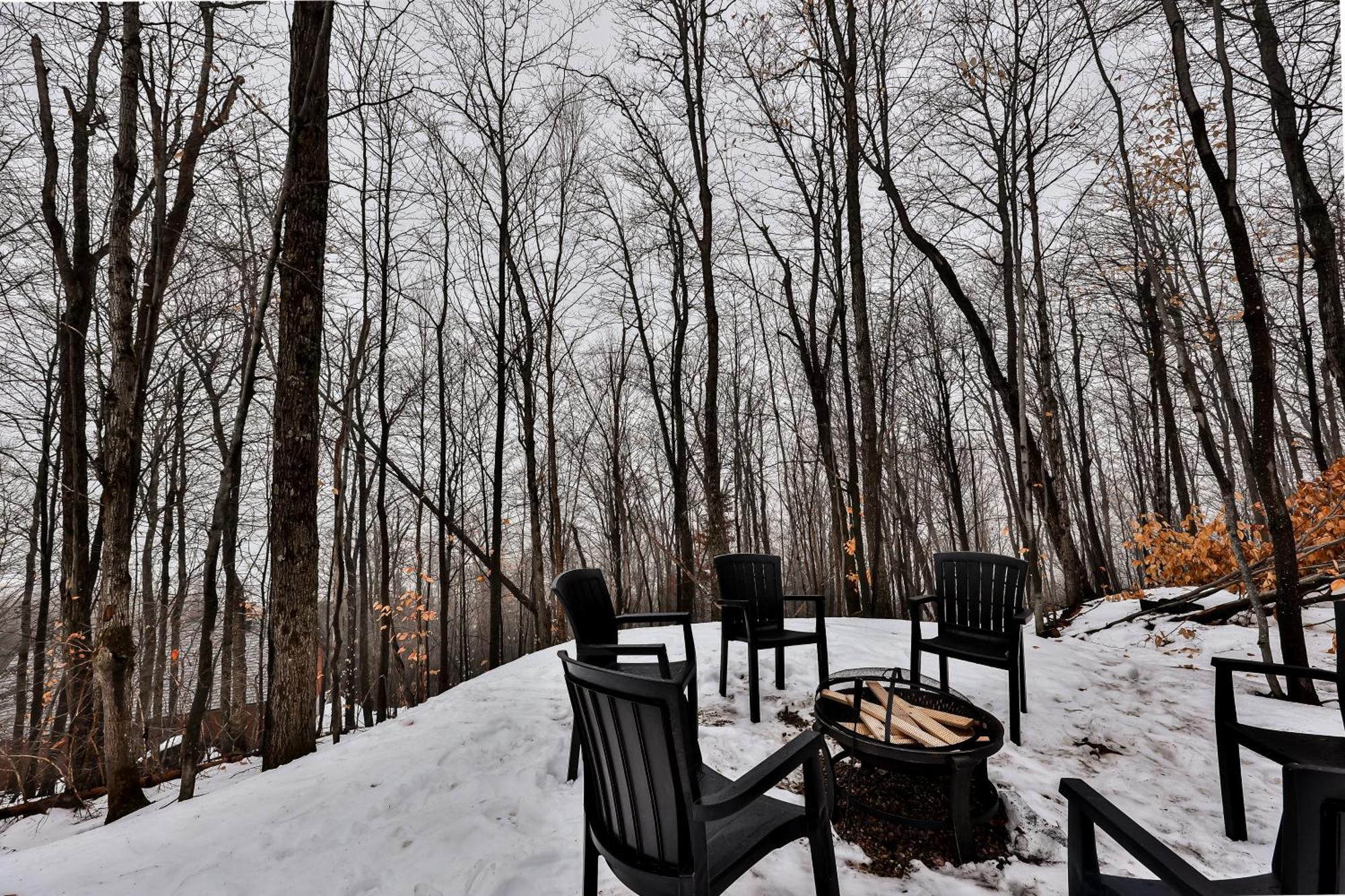 The Chic Shack - Golf, Ski, Spa Saint-Faustin ภายนอก รูปภาพ